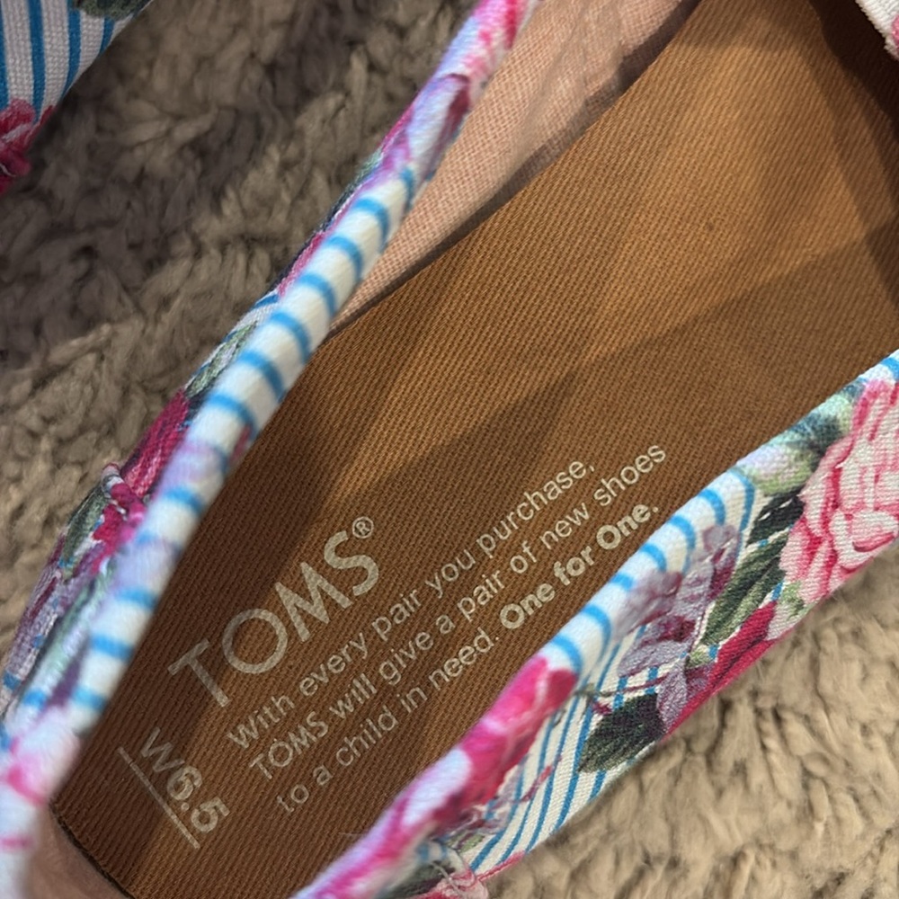 Floral Printed Toms Alpargata - Picture 5 of 7
